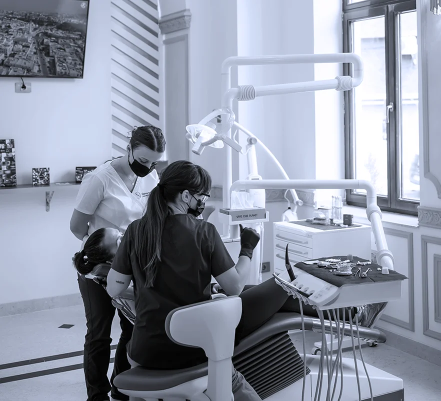 Consultatie stomatologica la Samyra Dent_implanturi dentare in Bucuresti